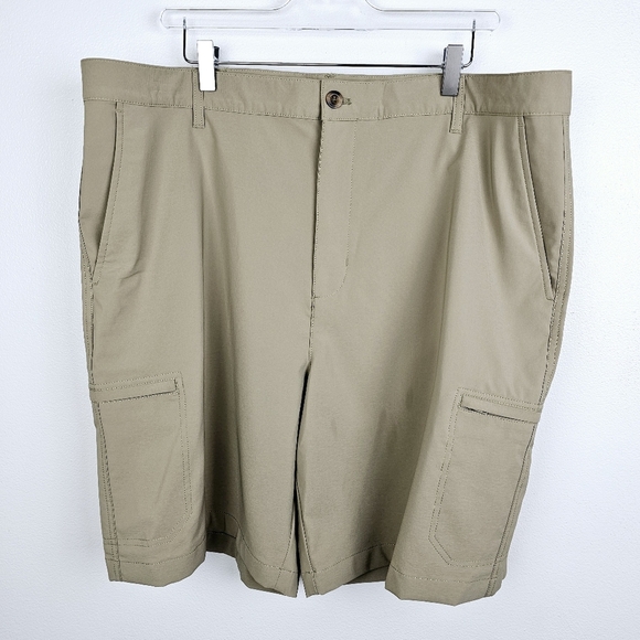 Chaps Tan Khaki Cargo Golf Shorts - Picture 1 of 6
